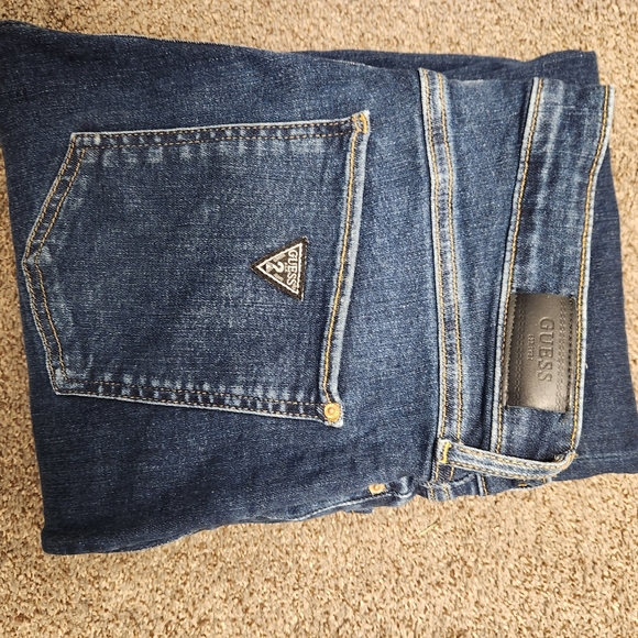 Guess Jeans - Picture 6 of 9